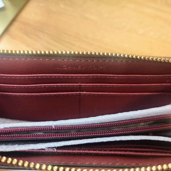 Michael Kors Mulberry Leather Jet Set Travel Wallet - Picture 5 of 7